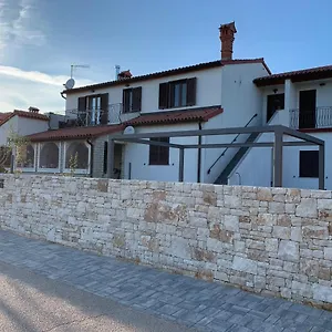  Apartman & Piutti